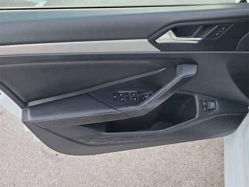 Certified 2022 Volkswagen Jetta Sport image 15