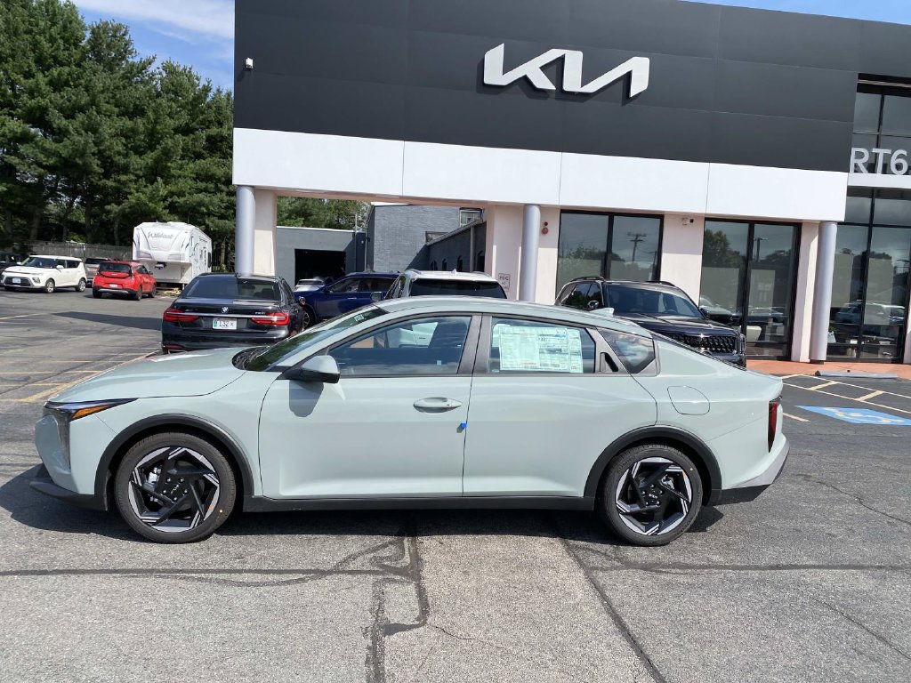 New 2026 Kia K4 EX FWD image 2