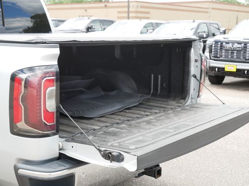 Used 2017 GMC Sierra 1500 SLT w/ SLT Premium Package AWD/4WD image 18