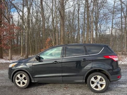 Used 2014 Ford Escape SE image 2