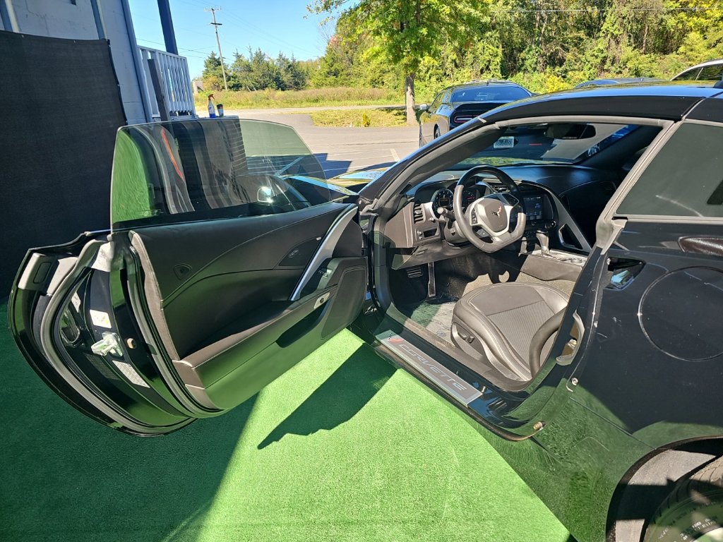 Used 2017 Chevrolet Corvette Stingray Coupe w/ 1LT RWD image 16