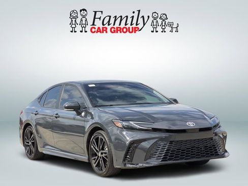 Used 2025 Toyota Camry XSE image 2