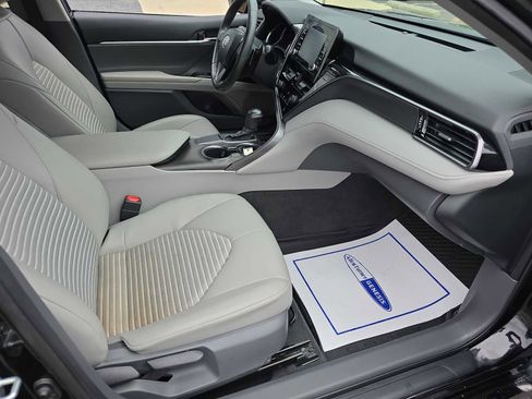 Used 2021 Toyota Camry SE image 21