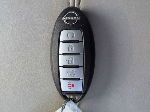 Used 2025 Nissan Altima 2.5 SV FWD image 30