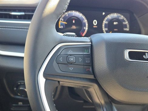 New 2025 Jeep Grand Cherokee Altitude image 33