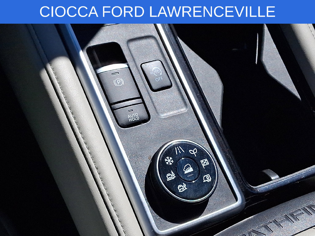 Used 2023 Nissan Pathfinder SL AWD/4WD image 29