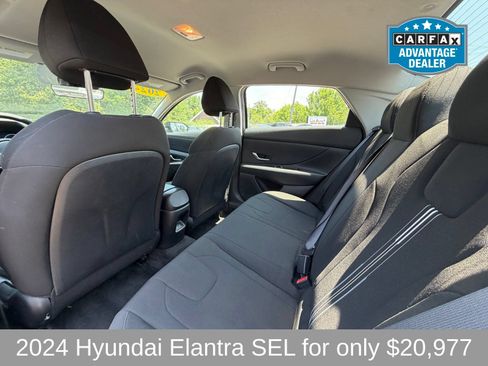 Used 2024 Hyundai Elantra SEL FWD image 11