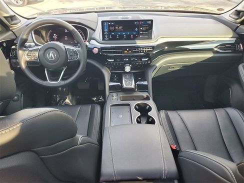 Used 2025 Acura MDX w/ Technology Package image 10
