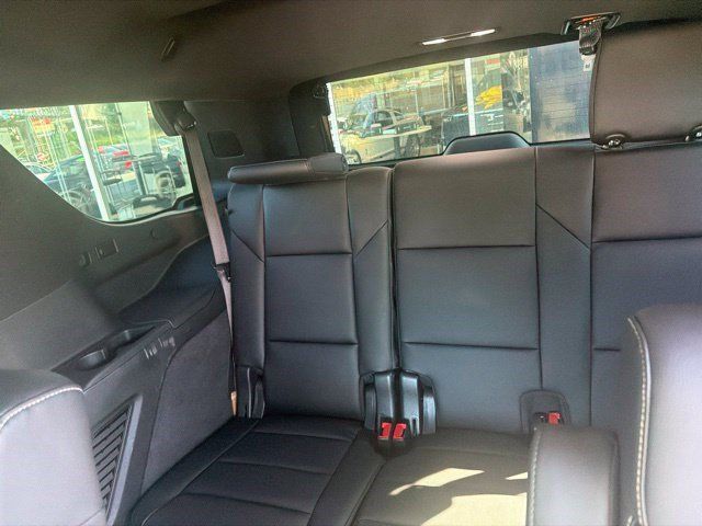 Used 2022 Cadillac Escalade Luxury AWD/4WD image 10