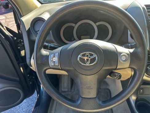 Used 2011 Toyota RAV4 4WD w/ Upgrade Value Pkg image 16