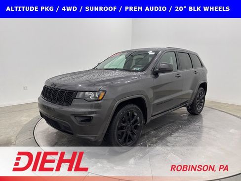 Used 2018 Jeep Grand Cherokee Altitude image 3