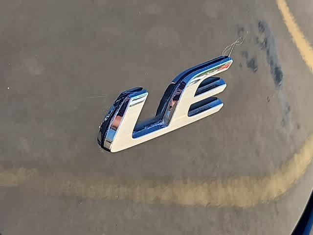 Used 2025 Toyota Corolla LE FWD image 11