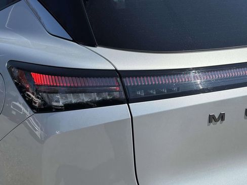 Certified 2025 Nissan Murano SV AWD/4WD image 9