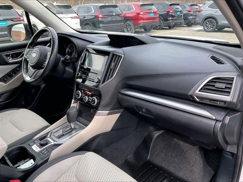 Used 2023 Subaru Forester Premium image 14