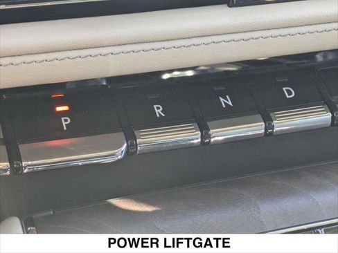 Used 2023 Lincoln Aviator Reserve w/ Equipment Group 201A RWD image 21