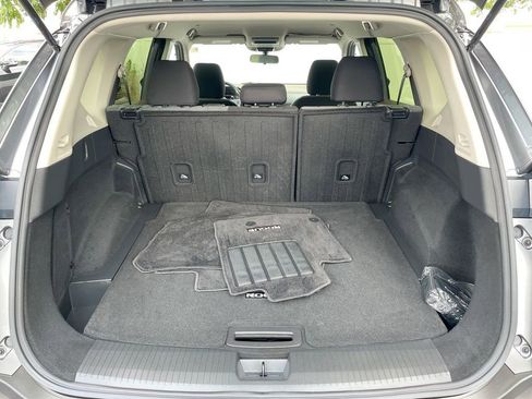 Used 2023 Nissan Rogue SV image 32