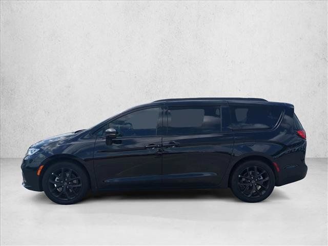 New 2026 Chrysler Pacifica Select w/ S Appearance Package FWD image 5