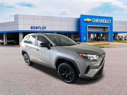 Used 2023 Toyota RAV4 XLE image 8