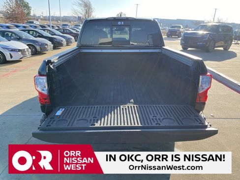 Used 2024 Nissan Titan SV w/ SV Convenience Package image 12