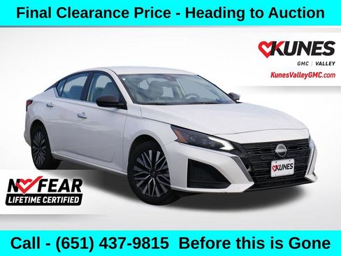 Used 2024 Nissan Altima 2.5 SV AWD/4WD image 1