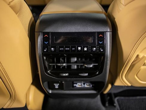 Used 2024 Jeep Grand Cherokee Summit AWD/4WD image 22