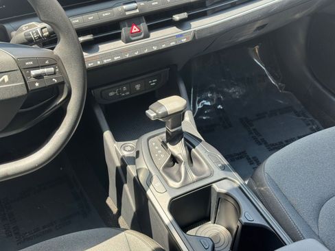Used 2025 Kia K4 FWD image 41