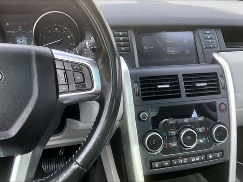 Used 2018 Land Rover Discovery Sport HSE AWD/4WD image 29
