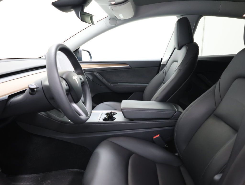Used 2023 Tesla Model Y 2WD image 13