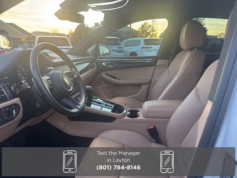 Used 2025 Porsche Macan image 19
