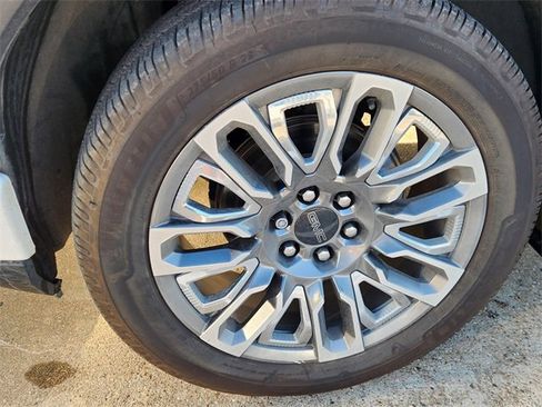 Used 2023 GMC Sierra 1500 Denali Ultimate image 10