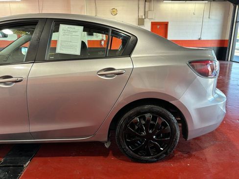 Used 2013 MAZDA MAZDA3 i Sport image 10