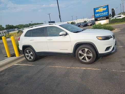 Used 2019 Jeep Cherokee Limited AWD/4WD image 7