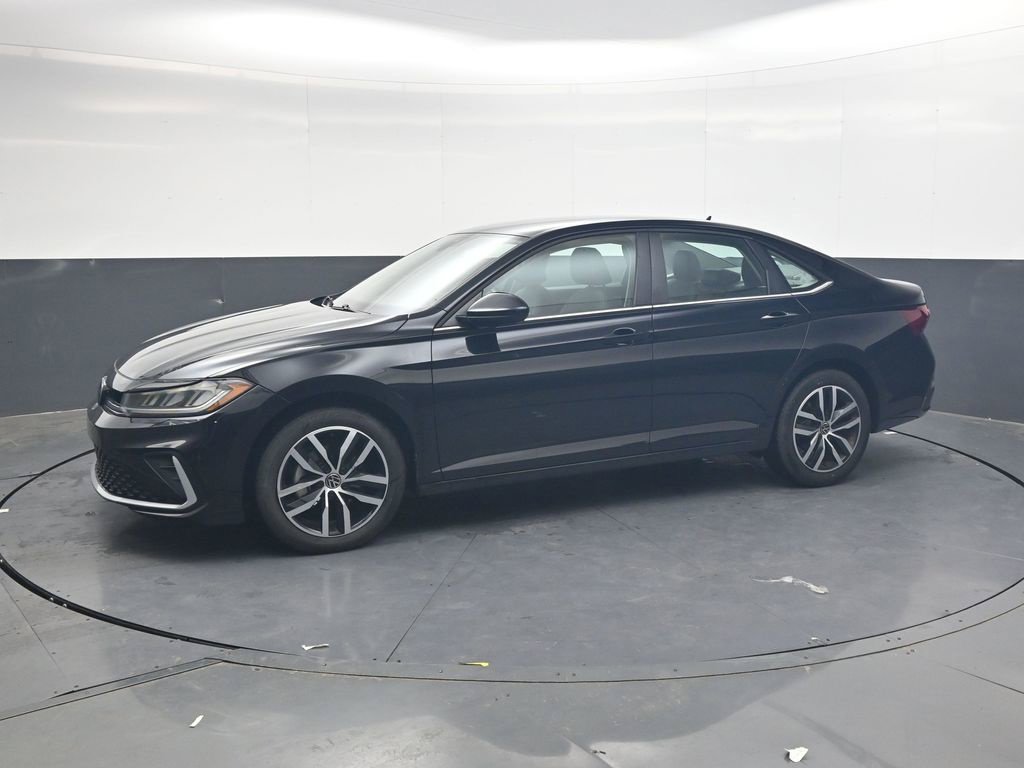 Used 2025 Volkswagen Jetta SE FWD image 11