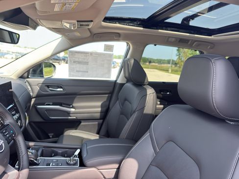 New 2026 Nissan Pathfinder SL AWD/4WD image 26