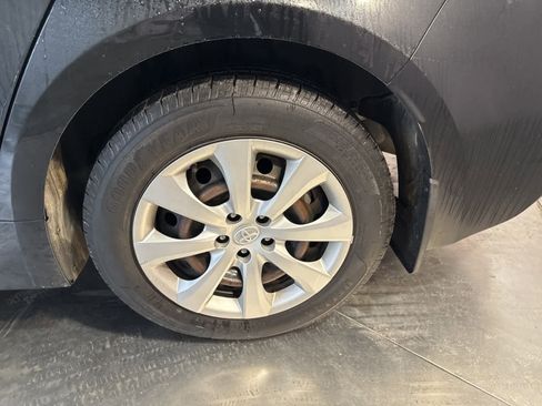 Used 2020 Toyota Corolla LE image 15