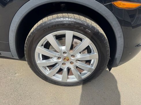 Used 2014 Porsche Cayenne Platinum Edition AWD/4WD image 16