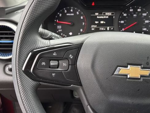 Used 2025 Chevrolet Trax LS w/ Driver Confidence Package FWD image 21