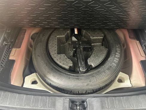 Used 2022 Toyota RAV4 XLE w/ Convenience Package AWD/4WD image 11