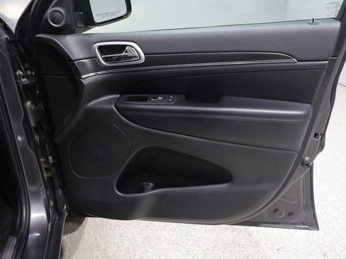 Used 2018 Jeep Grand Cherokee Limited AWD/4WD image 23