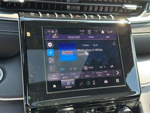 New 2025 Jeep Grand Cherokee L Laredo w/ Luxury Tech Group I image 17