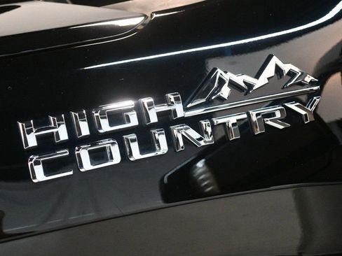 Used 2019 Chevrolet Silverado 1500 High Country w/ High Country Premium Package image 18