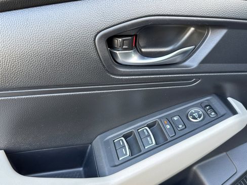 Used 2023 Honda Accord LX image 10