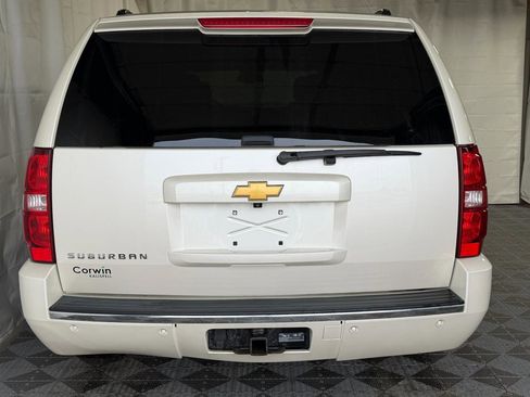 Used 2014 Chevrolet Suburban LTZ image 7