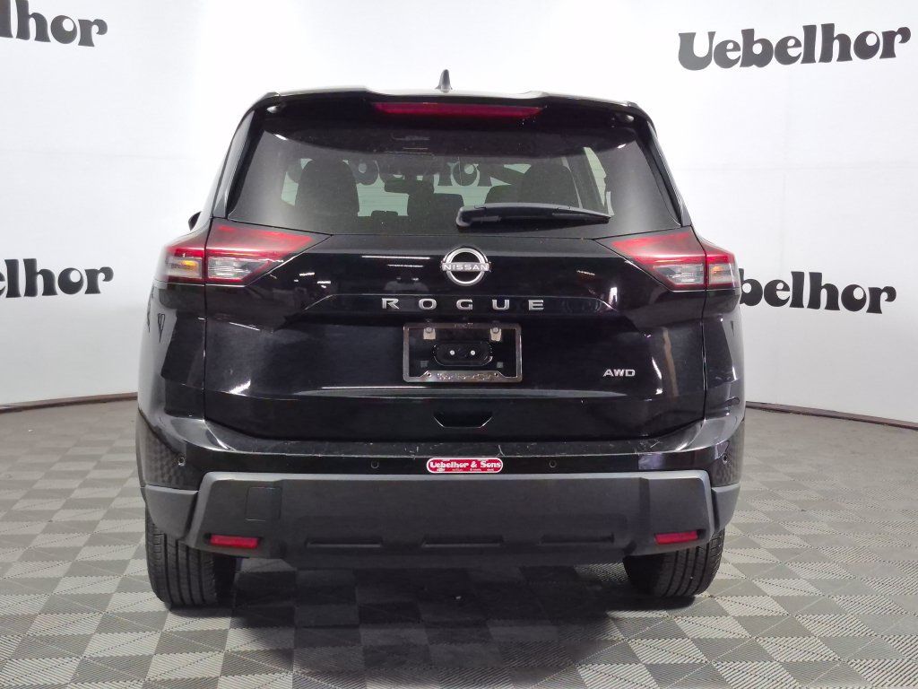 Used 2024 Nissan Rogue S AWD/4WD image 6