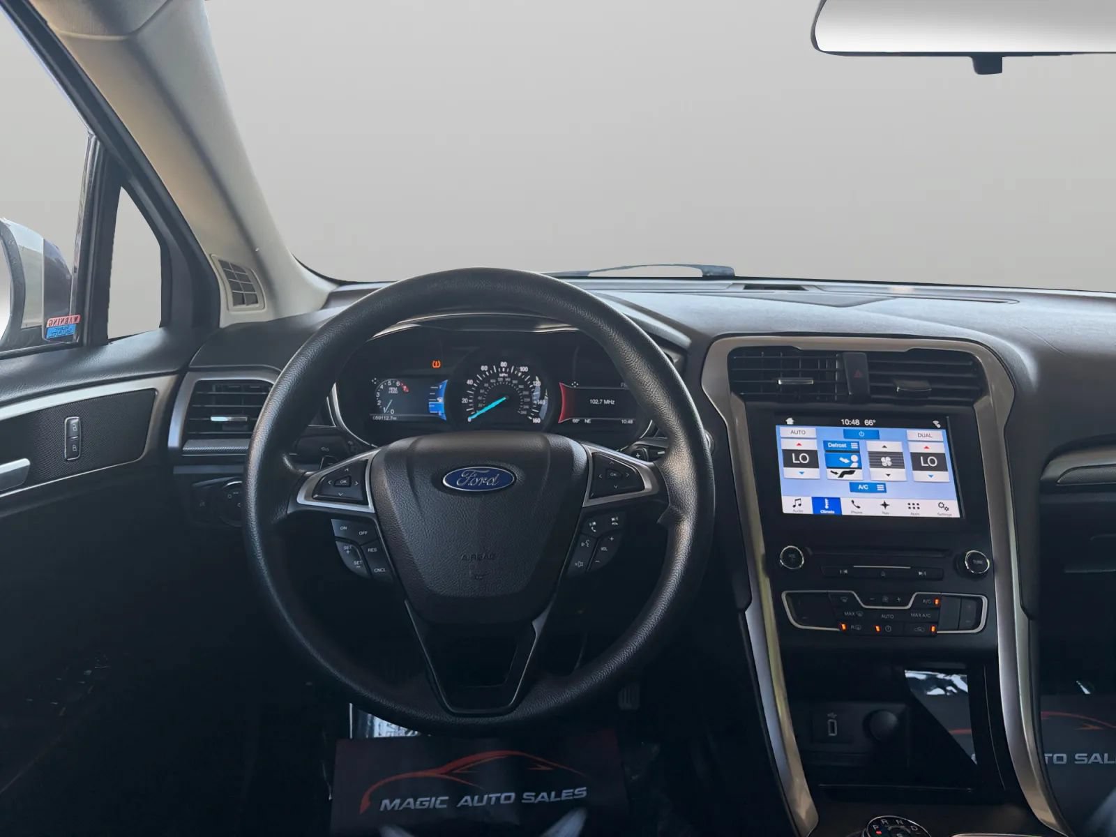 Used 2017 Ford Fusion SE w/ Fusion SE Technology Package FWD image 26