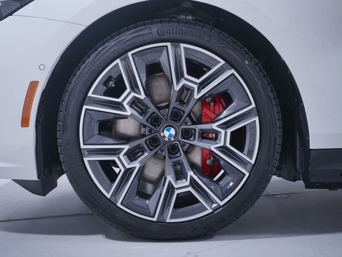 New 2026 BMW i5 eDrive40 w/ M Sport Package image 2