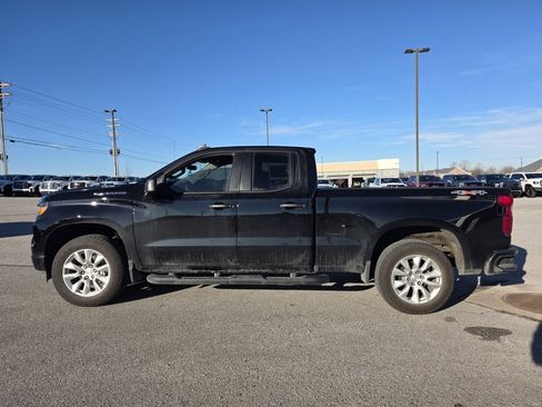 Used 2024 Chevrolet Silverado 1500 Custom image 4