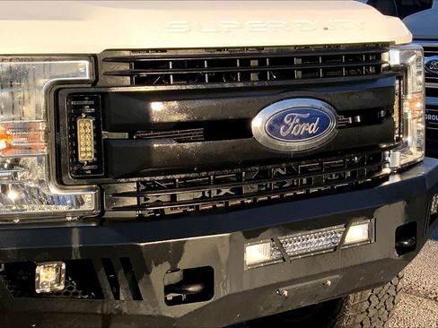 Certified 2017 Ford F250 XLT w/ XLT Premium Package image 25