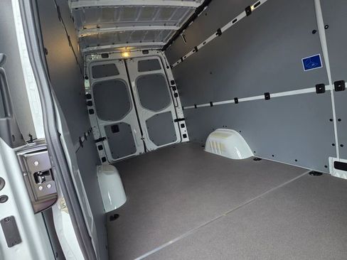 New 2025 Mercedes-Benz Sprinter 2500 image 12