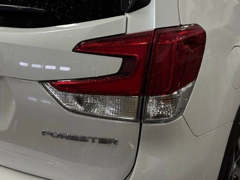 Used 2023 Subaru Forester Premium image 7